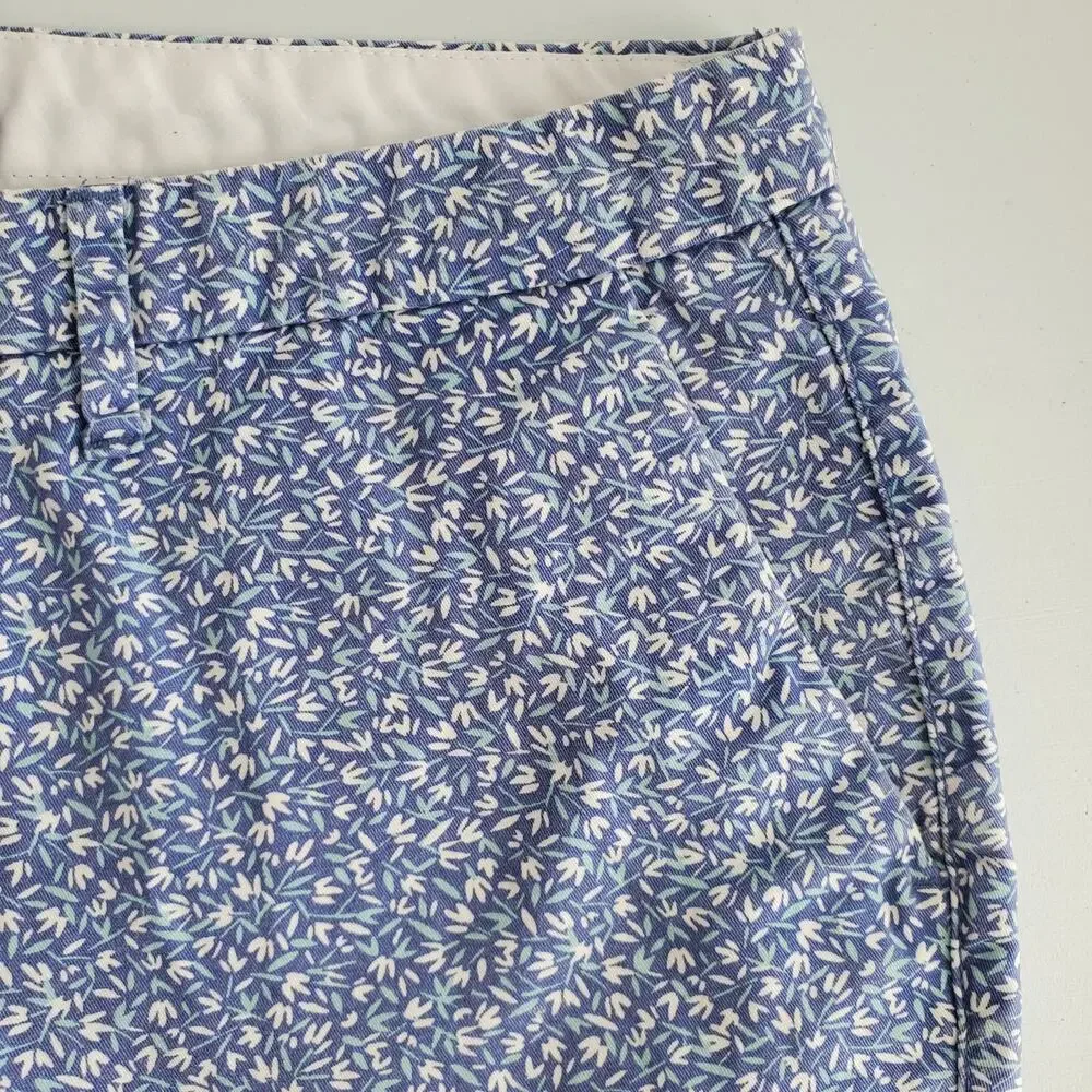 Women Blue Gray Ditsy Floral Chino Short 8 Preppy Classic Cottage Picnic Casual - Picture 2 of 11